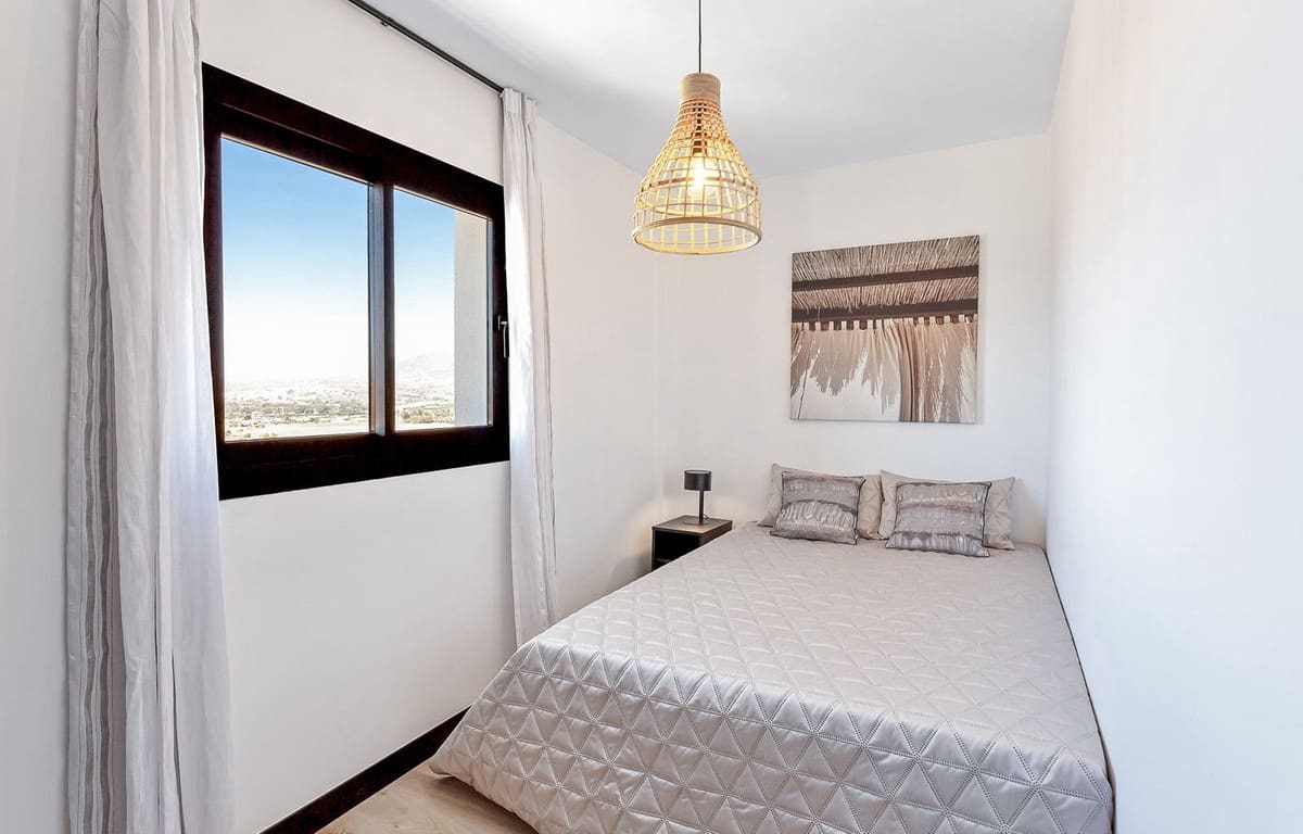 2 bedroom Apartment for sale in La Cala de Mijas with pool garage - € 335,000 (Ref: 7629489)