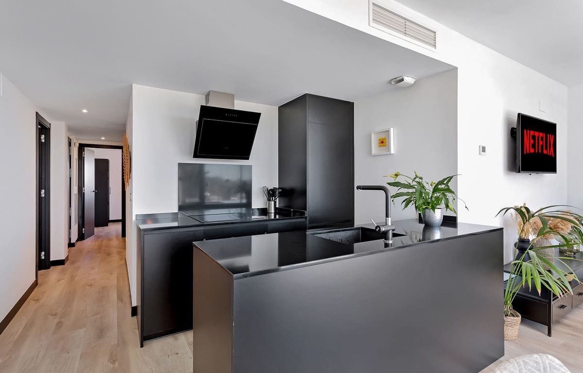 2 bedroom Apartment for sale in La Cala de Mijas with pool garage - € 335,000 (Ref: 7629489)