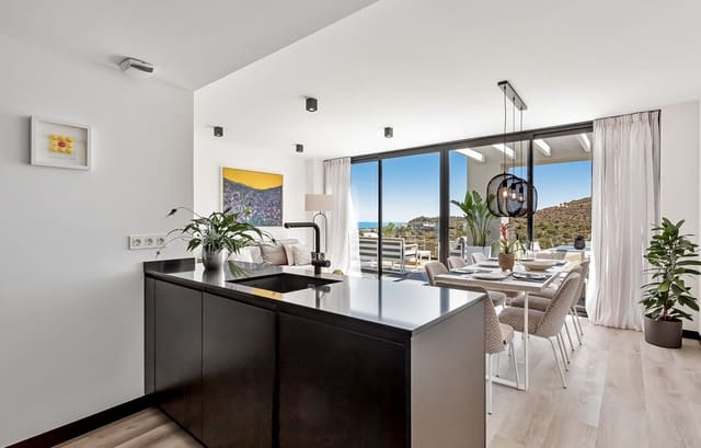 Apartamento de 2 habitaciones en La Cala de Mijas, Mijas en venta con piscina garaje - 335.000 € (Ref: 7629489)