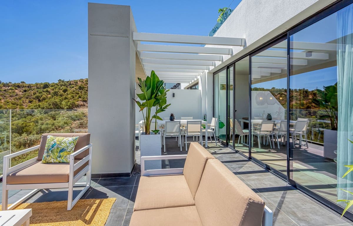 2 bedroom Apartment for sale in La Cala de Mijas with pool garage - € 339,000 (Ref: 7629489)