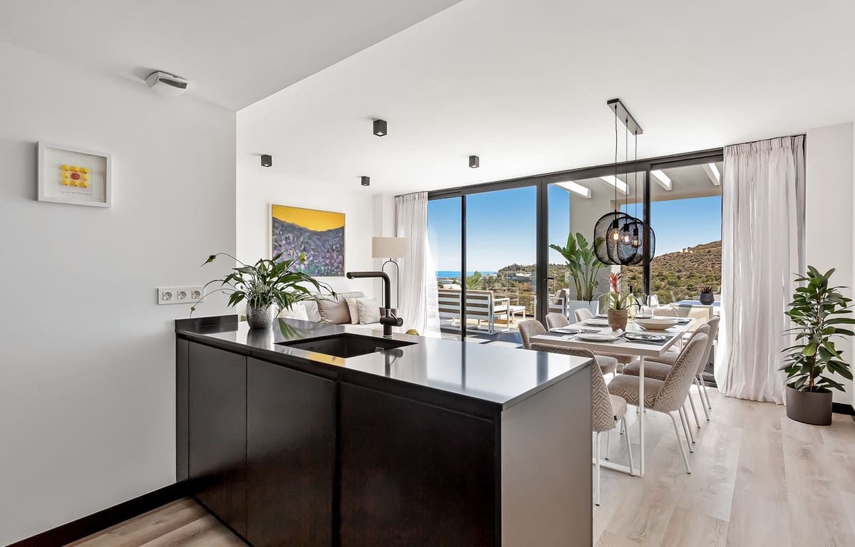 2 bedroom Apartment for sale in La Cala de Mijas with pool garage - € 339,000 (Ref: 7629489)