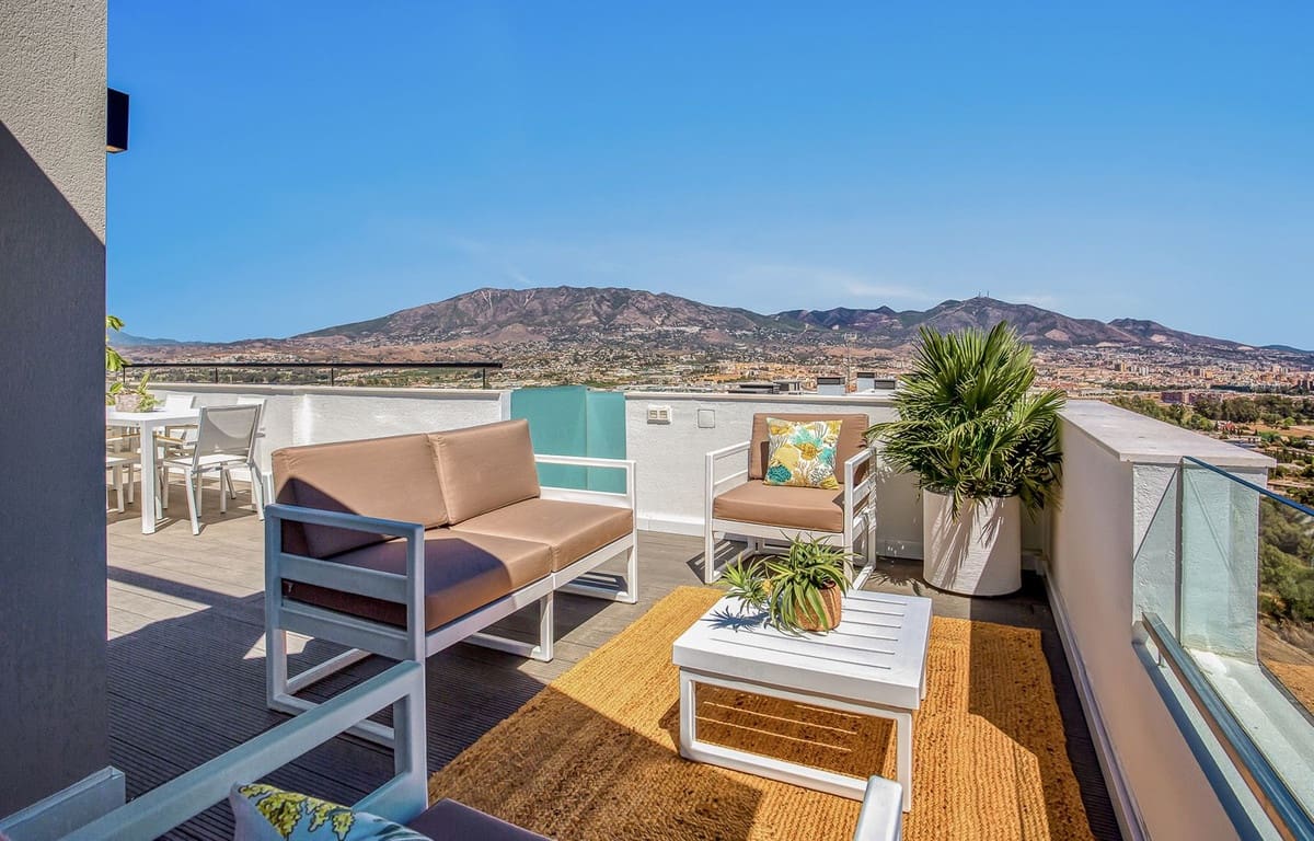 2 bedroom Apartment for sale in La Cala de Mijas with pool garage - € 339,000 (Ref: 7629489)