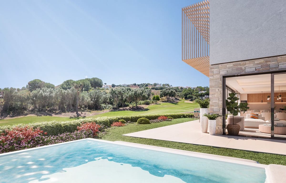 3 makuuhuone Omakotitalo myytävänä paikassa La Cala de Mijas mukana uima-altaan - 1 100 000 € (Ref: 7677581)