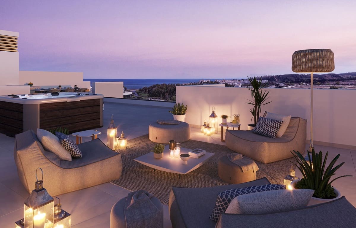 3 bedroom Apartment for sale in Estepona with pool garage - € 725,000 (Ref: 7705814)