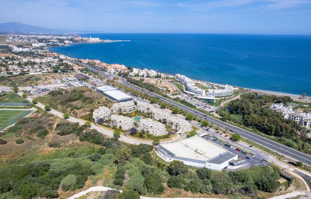 3 bedroom Apartment for sale in Estepona with pool garage - € 725,000 (Ref: 7705814)