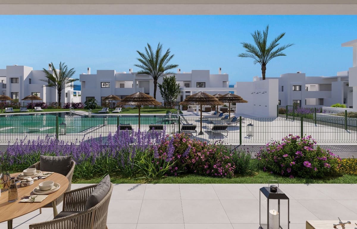 3 bedroom Apartment for sale in Estepona with pool garage - € 725,000 (Ref: 7705814)