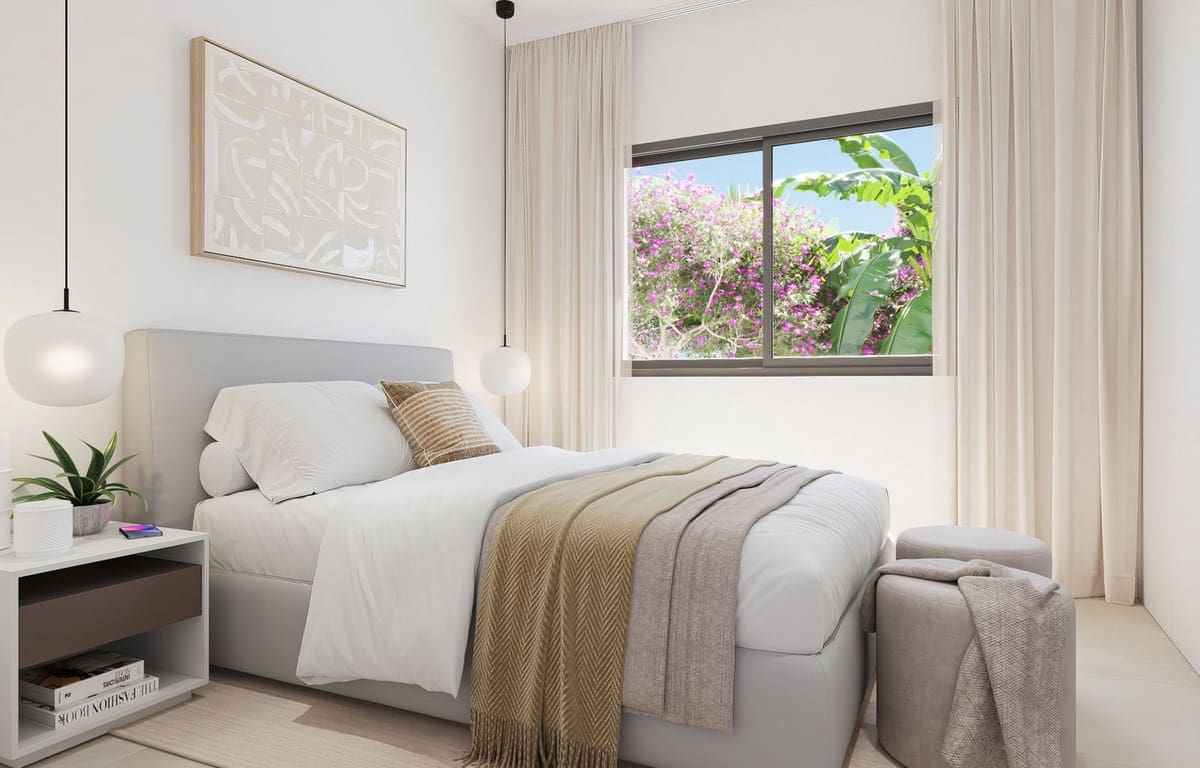 3 bedroom Apartment for sale in Estepona with pool garage - € 725,000 (Ref: 7705814)