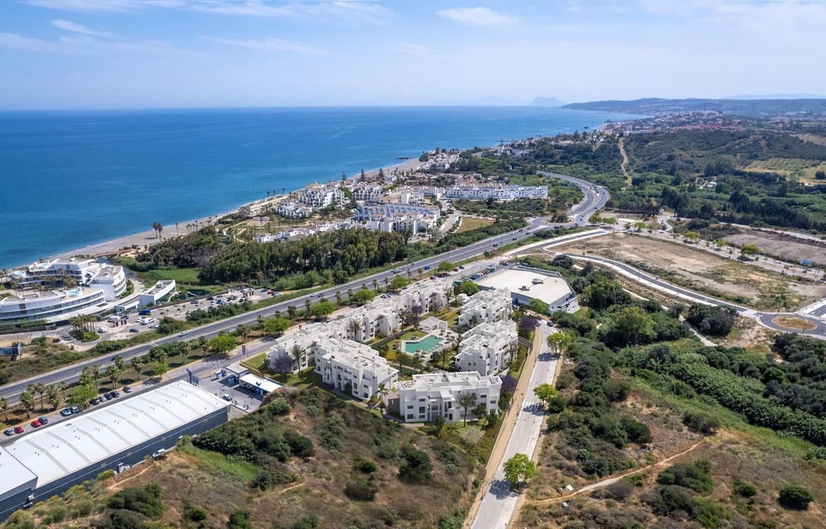 3 bedroom Apartment for sale in Estepona with pool garage - € 725,000 (Ref: 7705814)