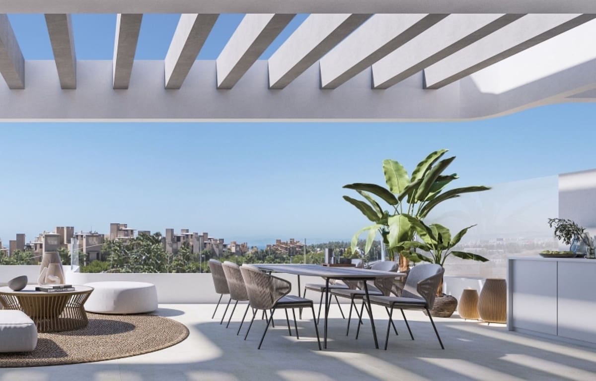 Ático de 4 habitaciones en Estepona en venta con piscina garaje - 949.000 € (Ref: 7759210)