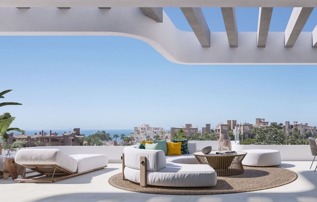 Ático de 4 habitaciones en Estepona en venta con piscina garaje - 949.000 € (Ref: 7759210)