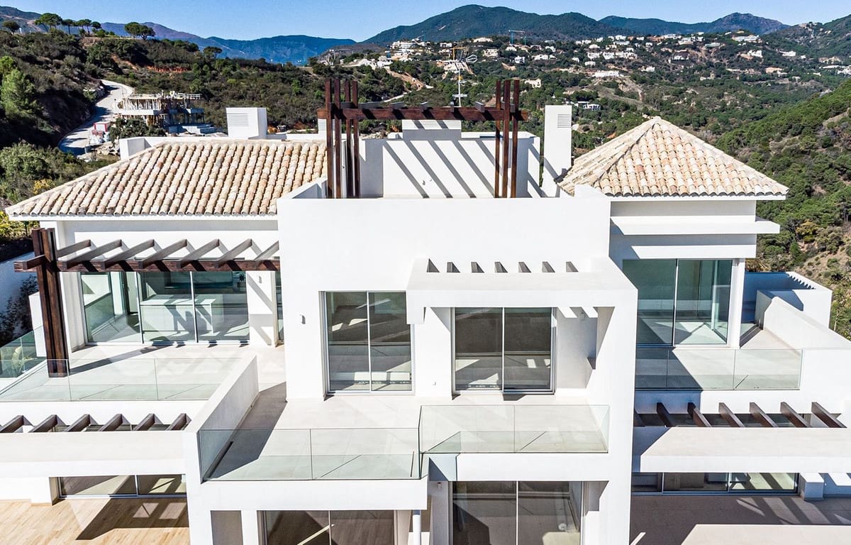 3 sypialnia Penthouse na sprzedaż w Benahavis z basenem garażem - 1 380 000 € (Ref: 7765578)