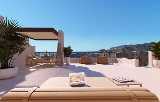 3 chambre Penthouse à vendre à Istán avec piscine garage - 580 000 € (Ref: 7770945)