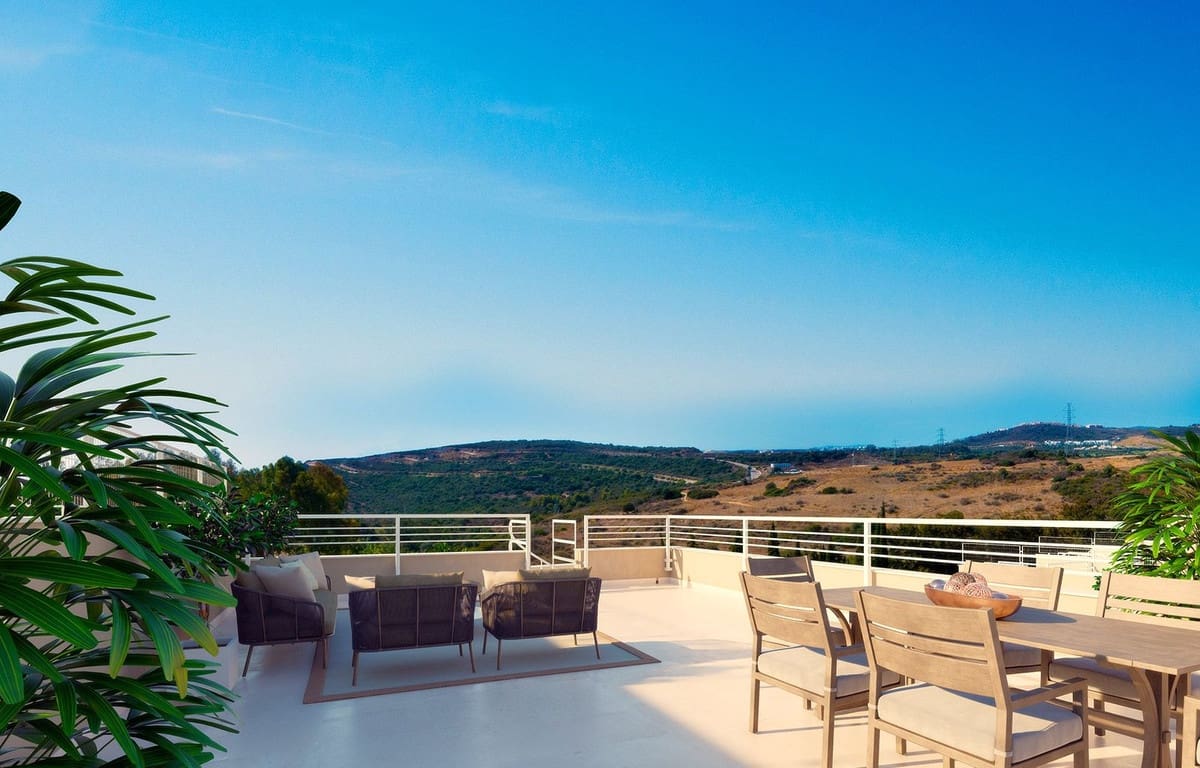 2 bedroom Apartment for sale in Estepona with pool garage - € 430,000 (Ref: 7787106)