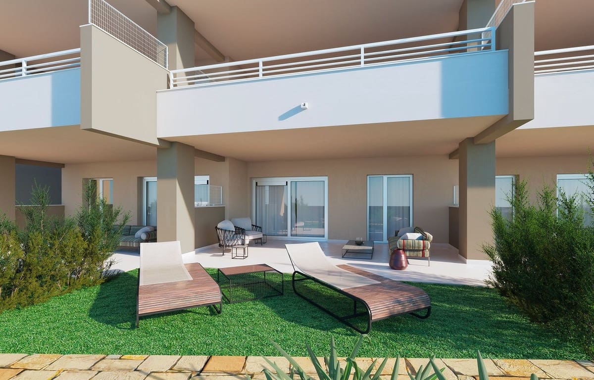 2 bedroom Apartment for sale in Estepona with pool garage - € 430,000 (Ref: 7787106)