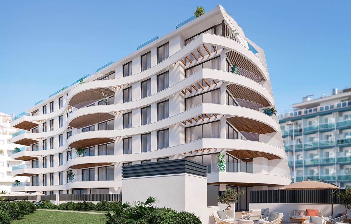 2 slaapkamer Strandappartement te koop in Benalmadena Costa met zwembad garage - € 1.038.000 (Ref: 7788714)