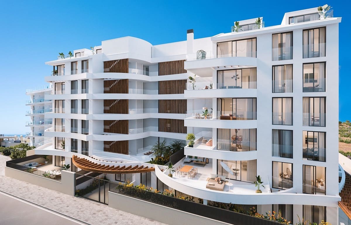 2 bedroom Beach Apartment for sale in Benalmadena Costa with pool garage - € 1,038,000 (Ref: 7788714)