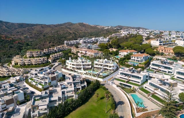 3 soverom Villa til salgs i Cabopino, Marbella med svømmebasseng garasje - € 1 790 000 (Ref: 7893006)