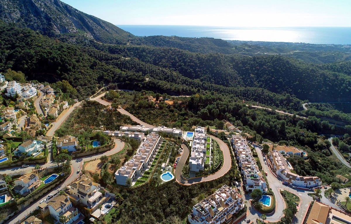 3 sypialnia Dom na sprzedaż w Istan z basenem garażem - 620 000 € (Ref: 7928917)