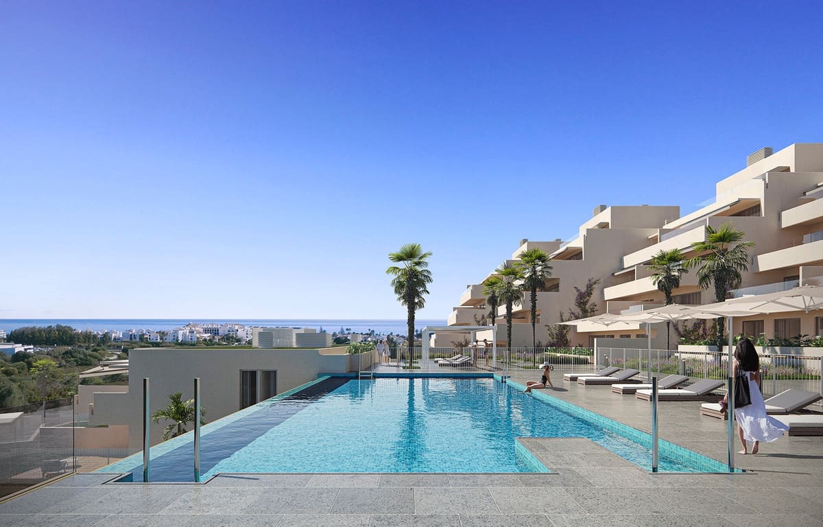 2 bedroom Penthouse for sale in Estepona with pool garage - € 570,000 (Ref: 7989860)