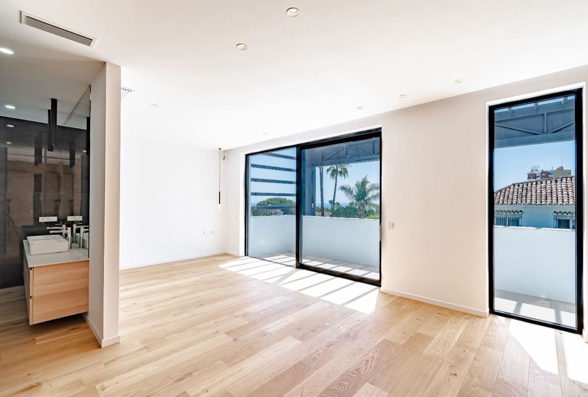 6 bedroom Villa for sale in Marbesa with pool garage - € 3,900,000 (Ref: 8035370)