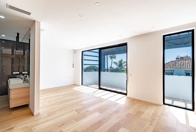 6 makuuhuone Huvila myytävänä paikassa Marbesa, Marbella mukana uima-altaan 
autotalli - 3 900 000 € (Ref: 8035370)