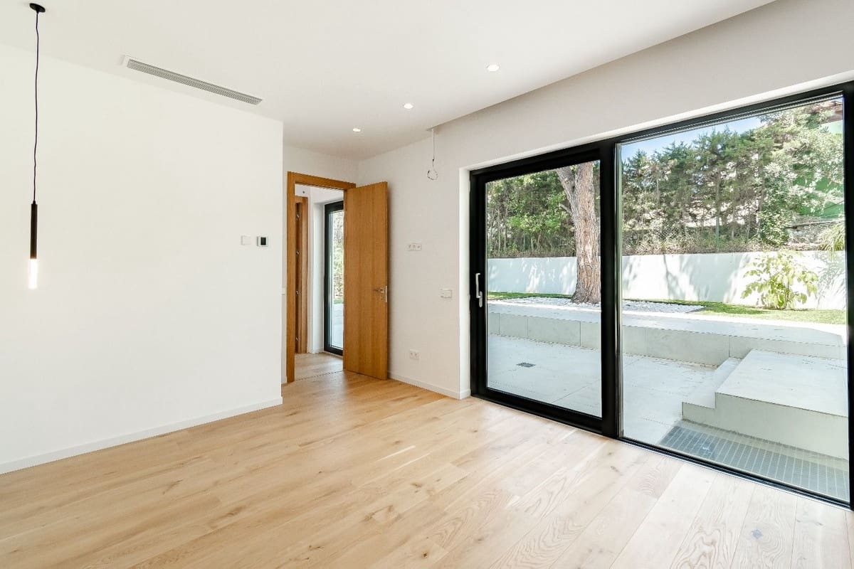 6 bedroom Villa for sale in Marbesa with pool garage - € 3,900,000 (Ref: 8035370)