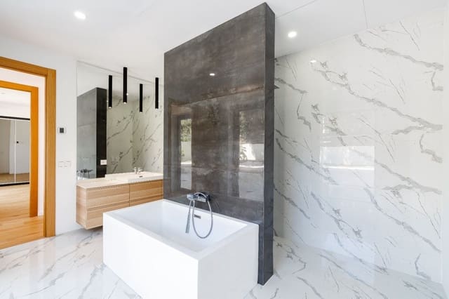 6 makuuhuone Huvila myytävänä paikassa Marbesa, Marbella mukana uima-altaan 
autotalli - 3 900 000 € (Ref: 8035370)