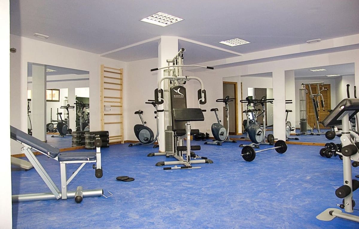 2 makuuhuone Huoneisto myytävänä paikassa Fuengirola mukana uima-altaan 
autotalli - 298 000 € (Ref: 8039548)