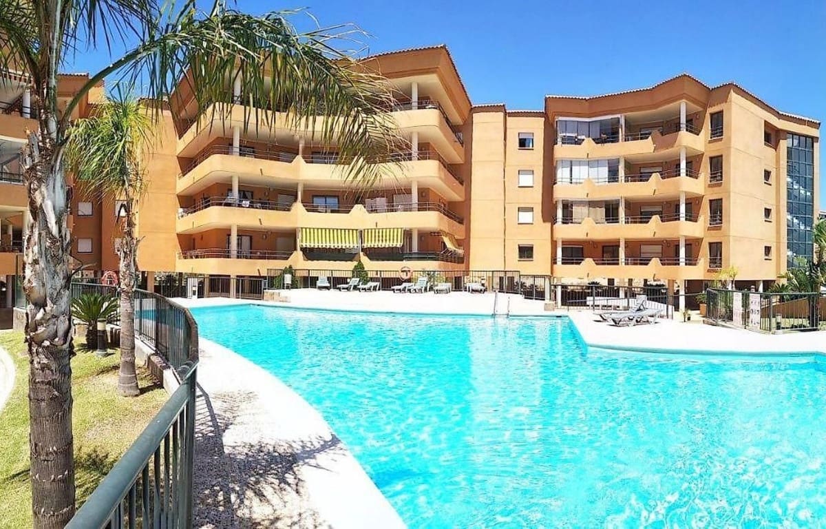 2 bedroom Apartment for sale in Fuengirola with pool garage - € 298,000 (Ref: 8039548)