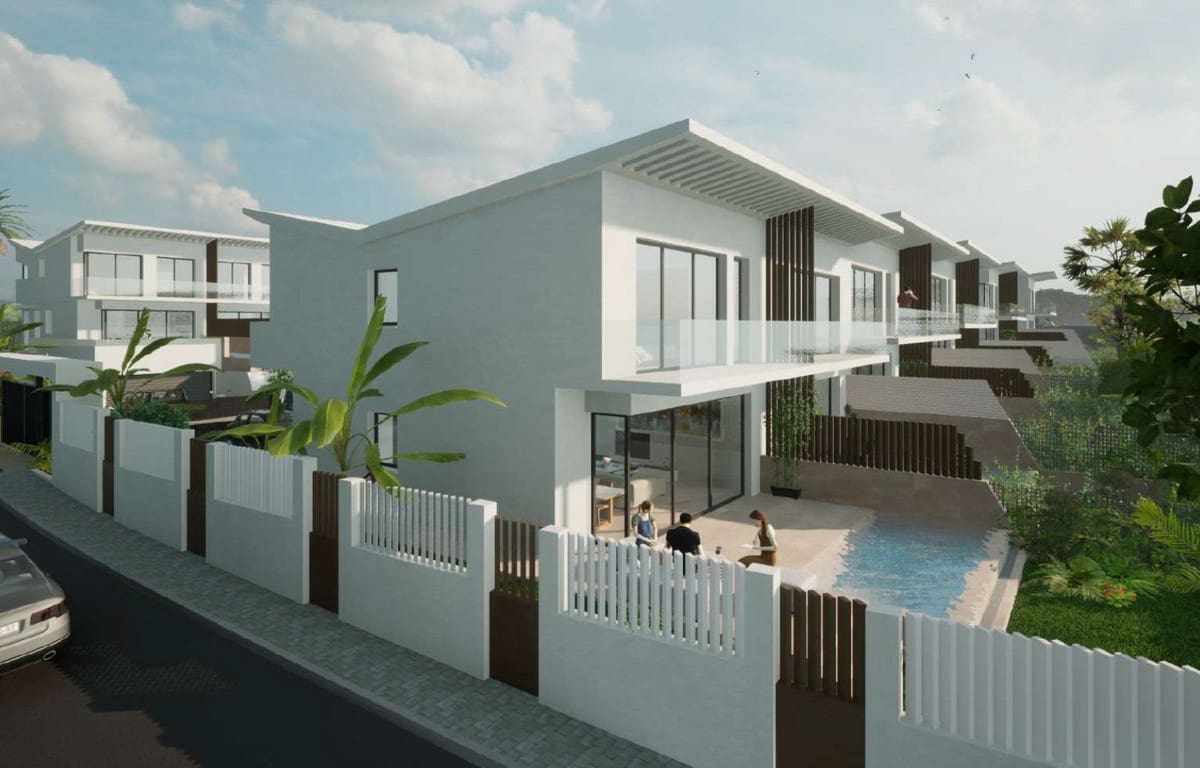 4 sypialnia Dom blizniak na sprzedaż w La Cala de Mijas z basenem garażem - 825 000 € (Ref: 8072560)