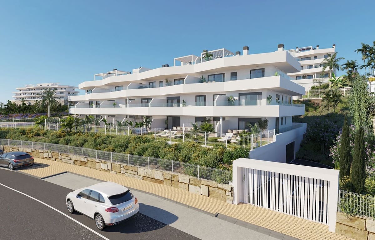3 bedroom Apartment for sale in Estepona with pool garage - € 710,000 (Ref: 8107862)