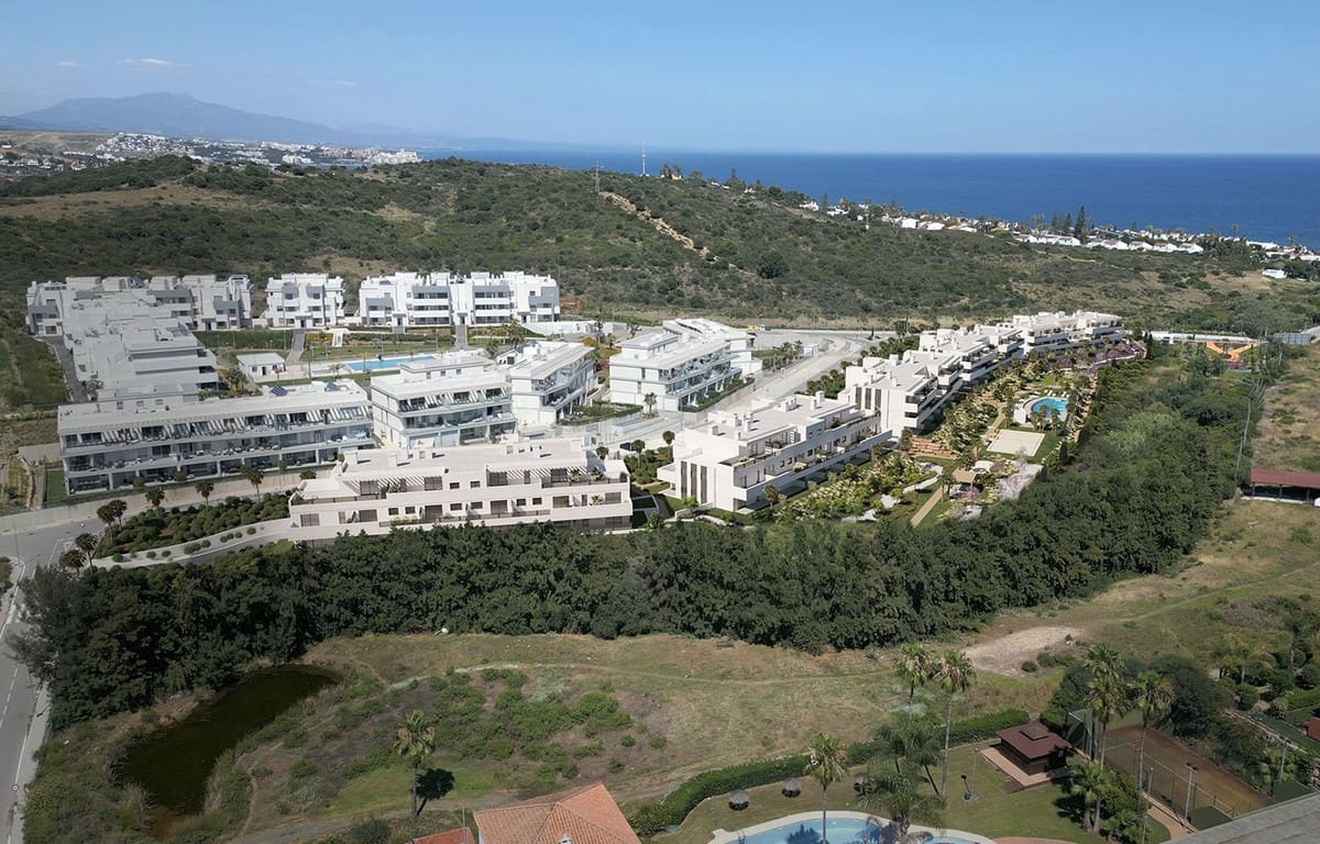 2 soveværelse Lejlighed til salg i Estepona med swimmingpool garage - € 405.000 (Ref: 8123481)