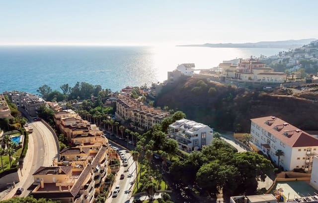 3 chambre Appartement à vendre à Benalmadena Costa, Benalmádena avec garage - 680 000 € (Ref: 8154048)