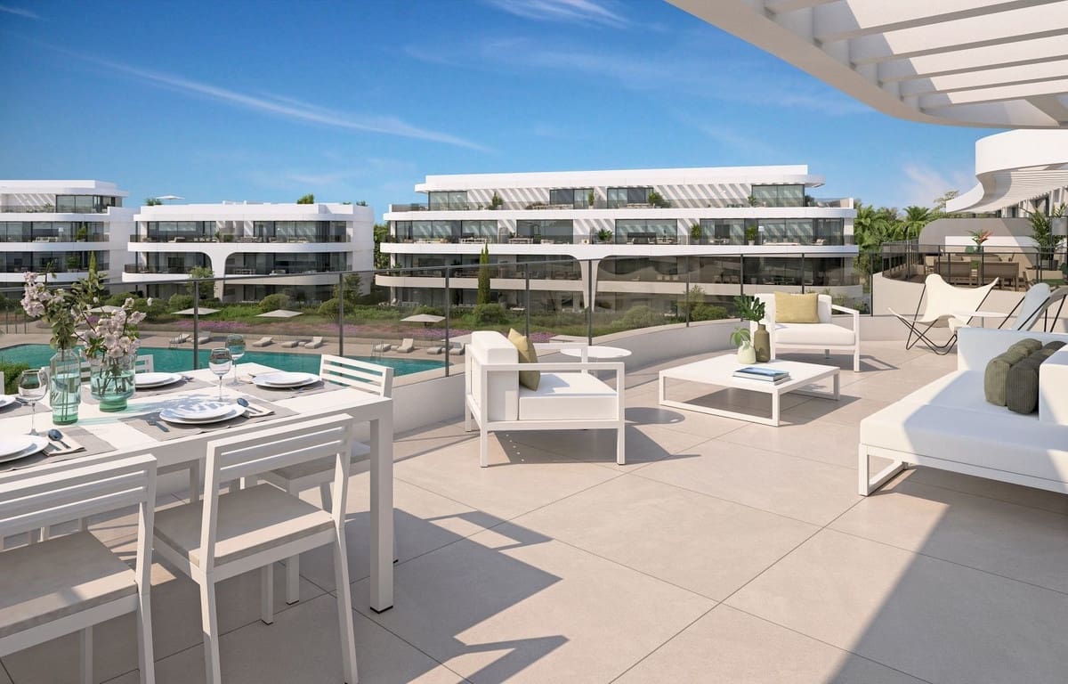 Ático de 2 habitaciones en Estepona en venta con piscina garaje - 625.000 € (Ref: 8194501)