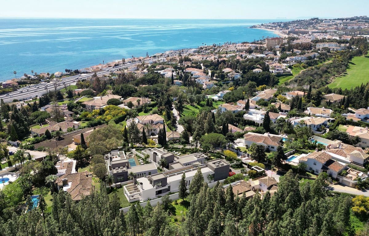 5 bedroom Villa for sale in El Chaparral with pool garage - € 2,548,000 (Ref: 8243695)