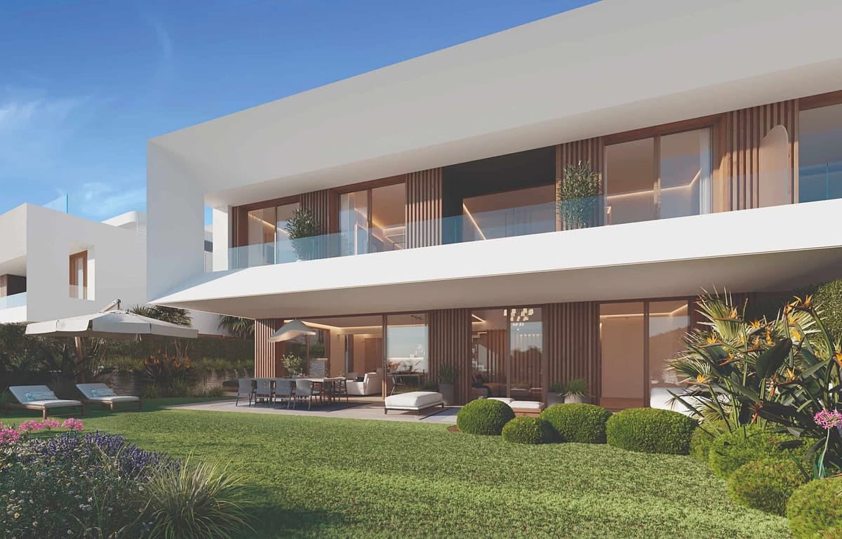 4 soveværelse Semi-Rækkehus til salg i Estepona med swimmingpool garage - € 1.510.000 (Ref: 8243702)
