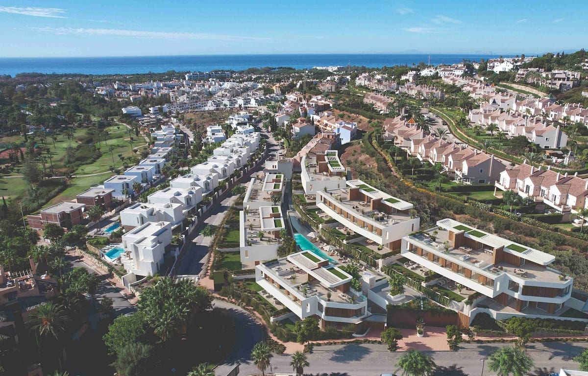 4 soveværelse Semi-Rækkehus til salg i Estepona med swimmingpool garage - € 1.510.000 (Ref: 8243702)