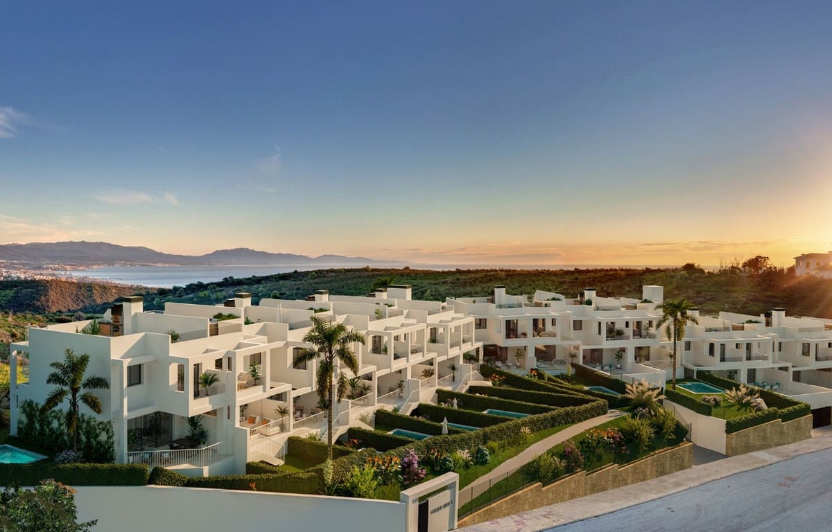 3 bedroom Townhouse for sale in Manilva with pool garage - € 562,750 (Ref: 8253207)