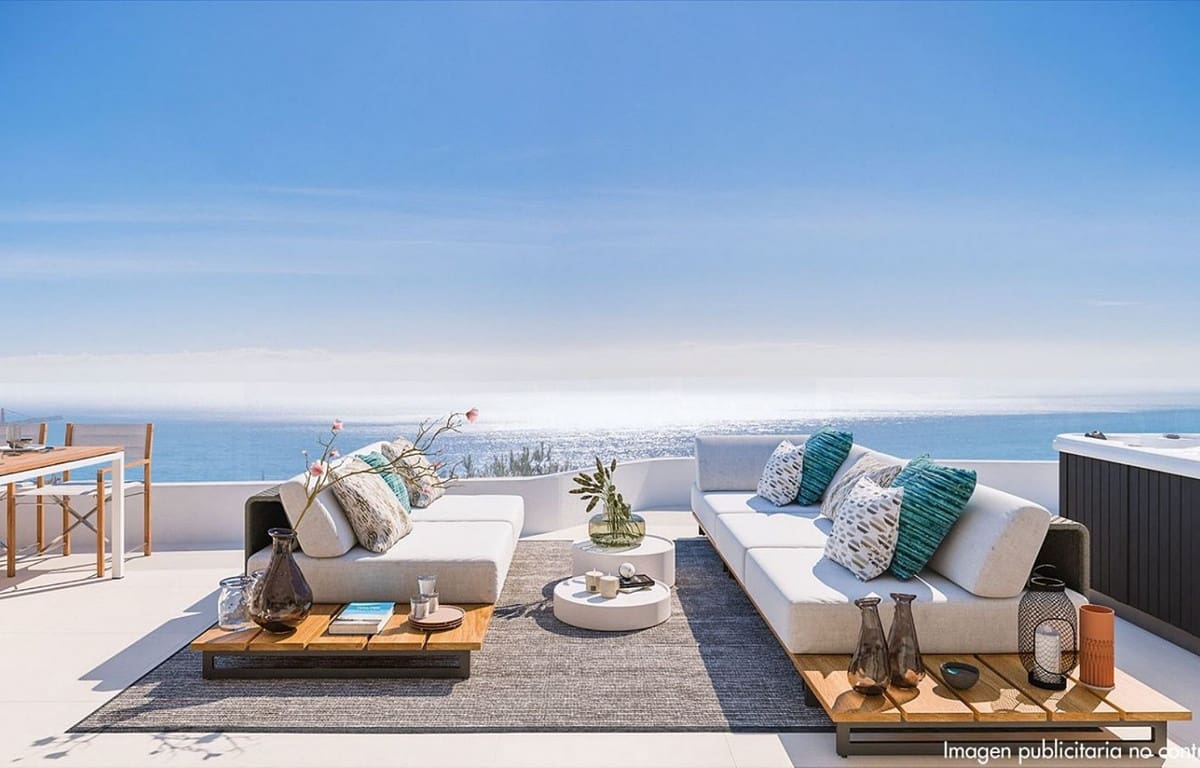 3 bedroom Penthouse for sale in Fuengirola with pool garage - € 1,110,000 (Ref: 8260653)