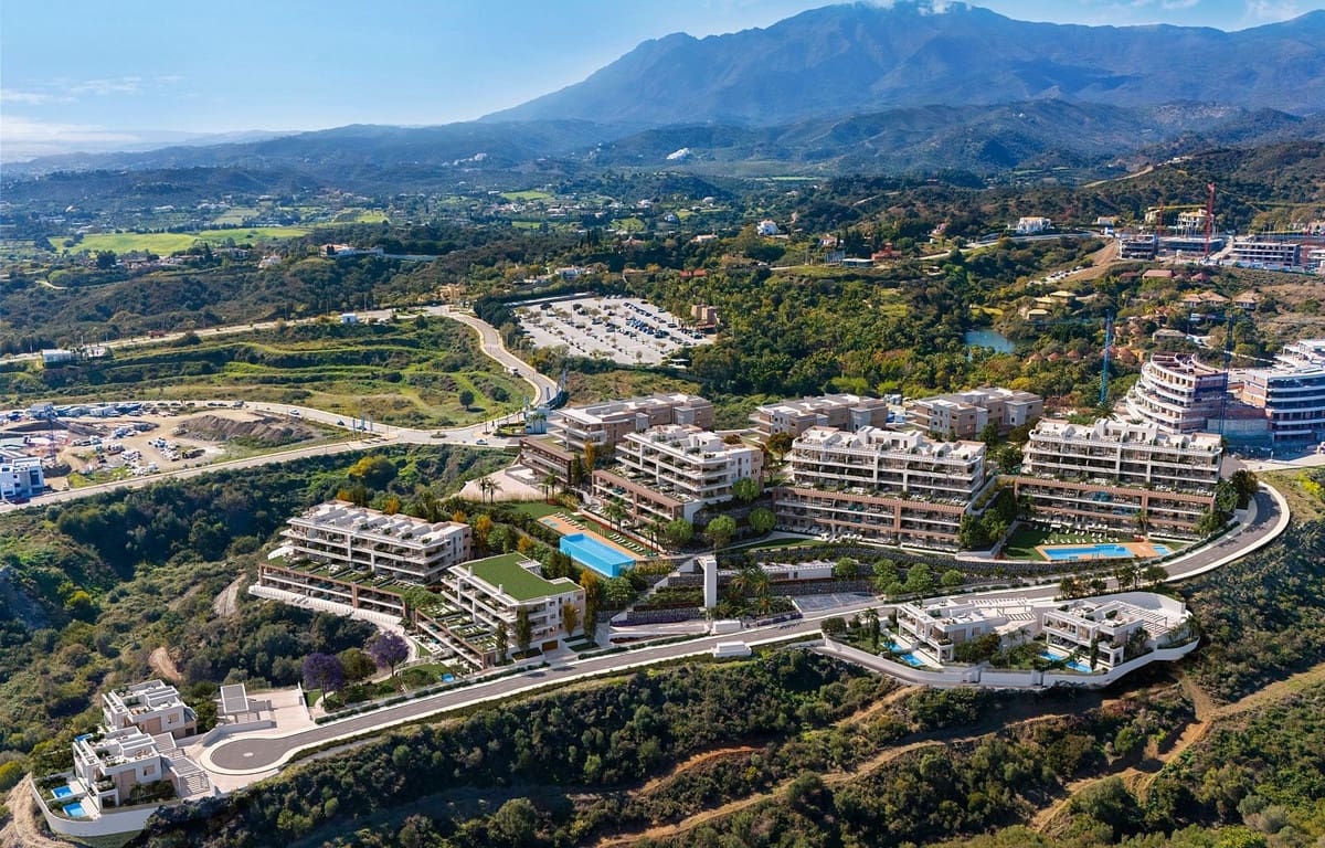 Apartamento de 3 habitaciones en New Golden Mile en venta con piscina garaje - 608.000 € (Ref: 8371911)