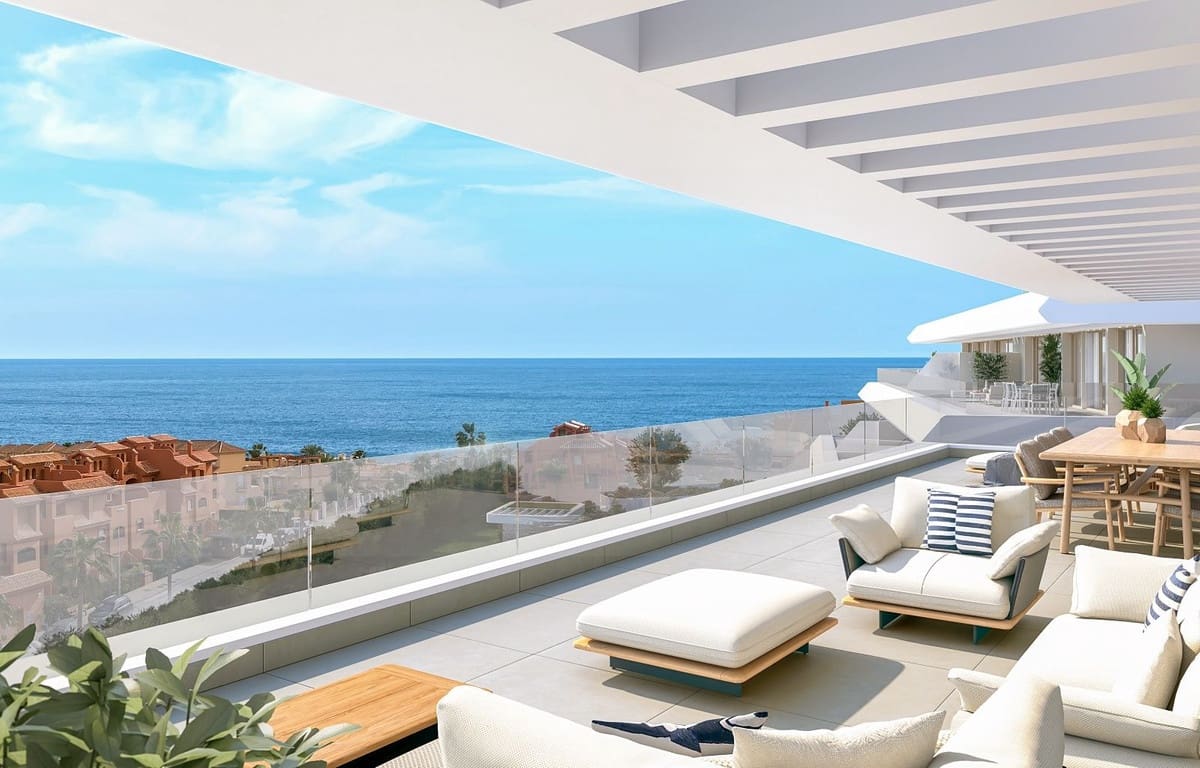 3 bedroom Penthouse for sale in Estepona with pool garage - € 1,180,000 (Ref: 8390169)