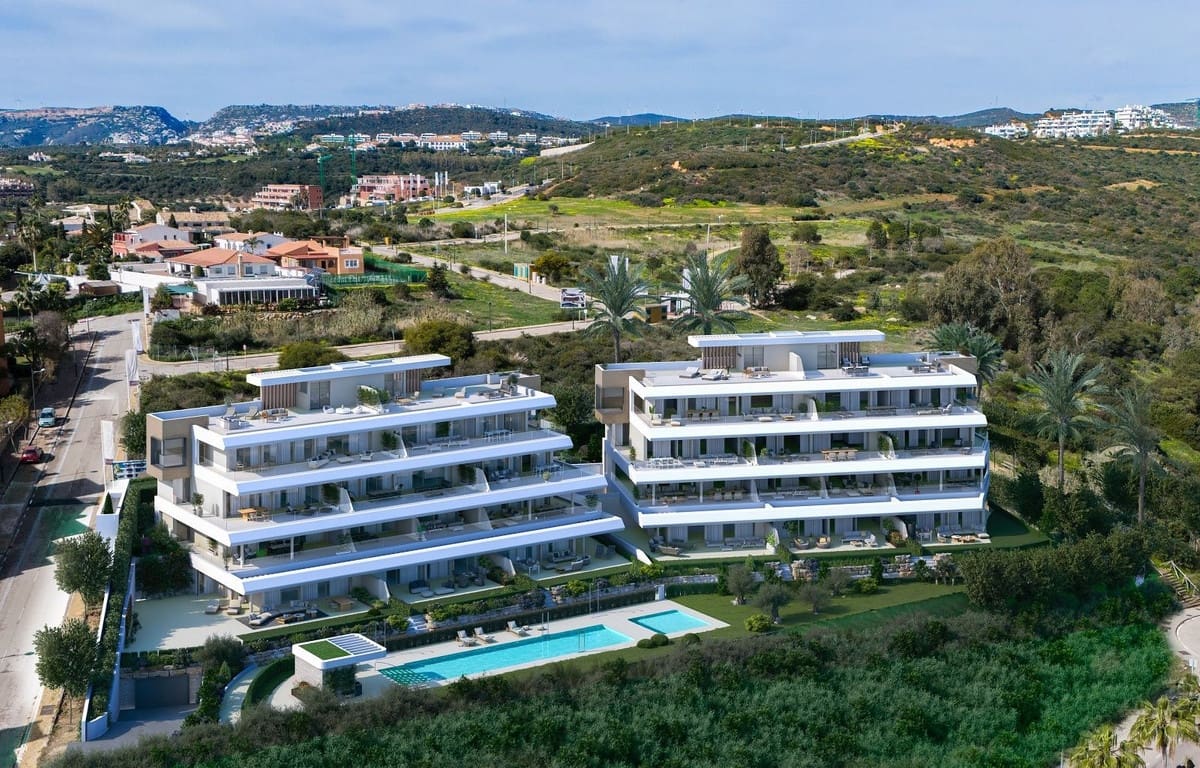 2 Zimmer Apartment zu verkaufen in Estepona mit Pool Garage - 644.000 € (Ref: 8390171)