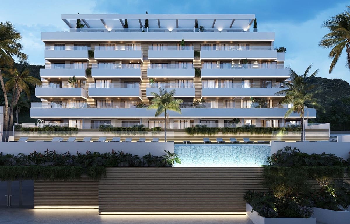 Apartamento de 2 habitaciones en Torremolinos en venta con piscina garaje - 445.000 € (Ref: 8408315)