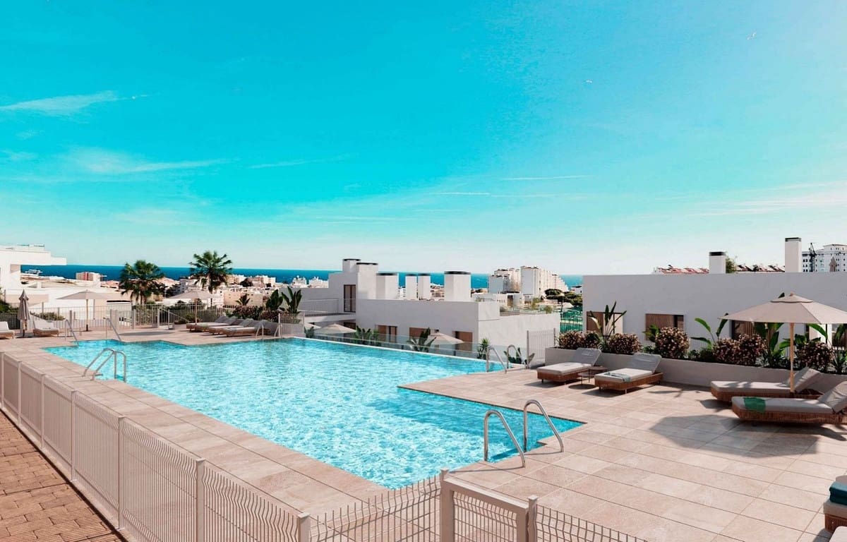 2 soverom Leilighet til salgs i Estepona med svømmebasseng garasje - € 695 000 (Ref: 8429253)