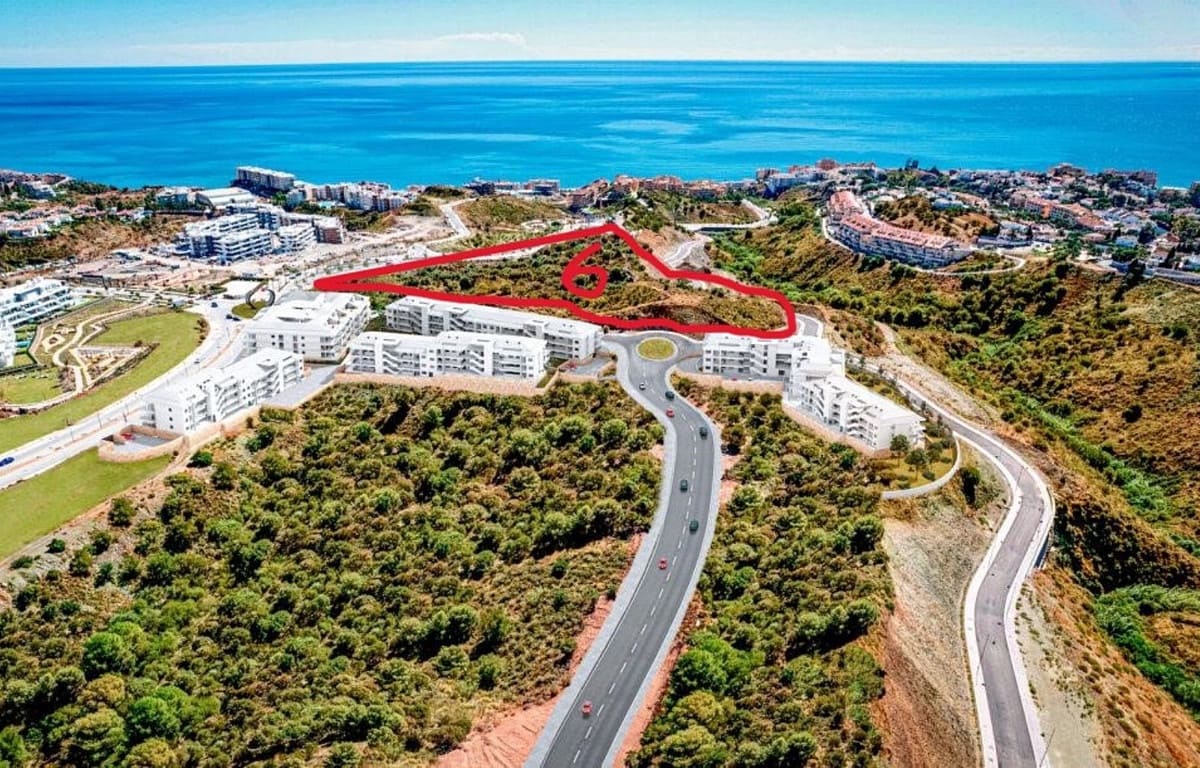 2 bedroom Penthouse for sale in Fuengirola with pool garage - € 925,000 (Ref: 8441180)