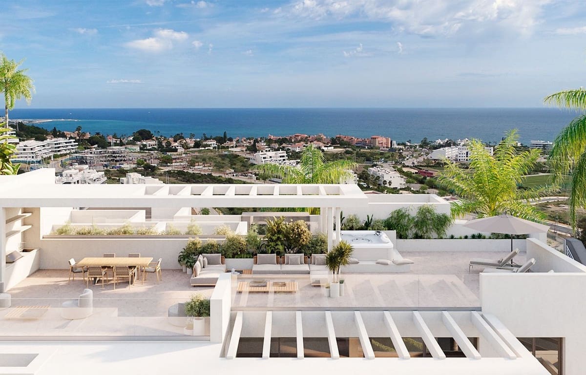 2 bedroom Apartment for sale in Estepona with pool garage - € 495,000 (Ref: 8471452)