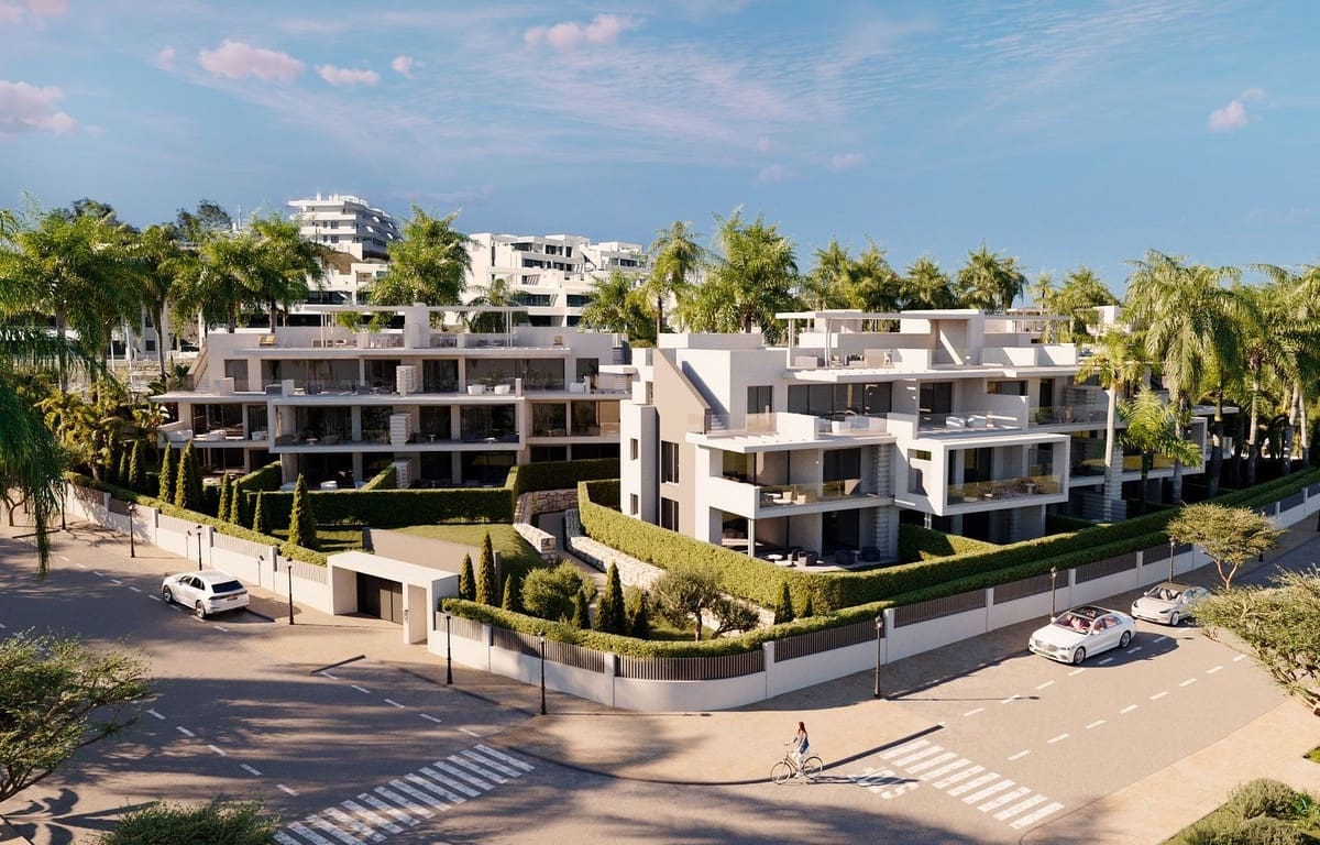 2 bedroom Apartment for sale in Estepona with pool garage - € 495,000 (Ref: 8471452)