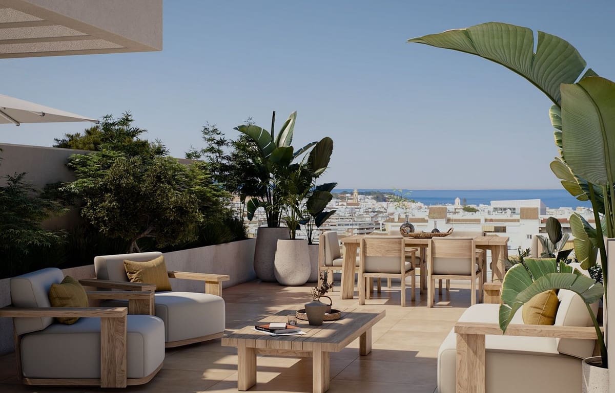 2 bedroom Apartment for sale in Estepona with pool garage - € 600,000 (Ref: 8607387)