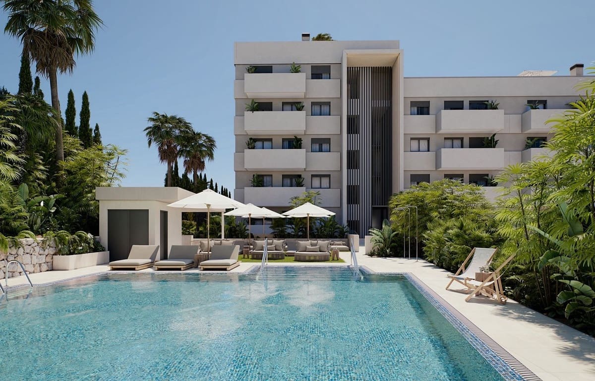 2 bedroom Apartment for sale in Estepona with pool garage - € 600,000 (Ref: 8607387)