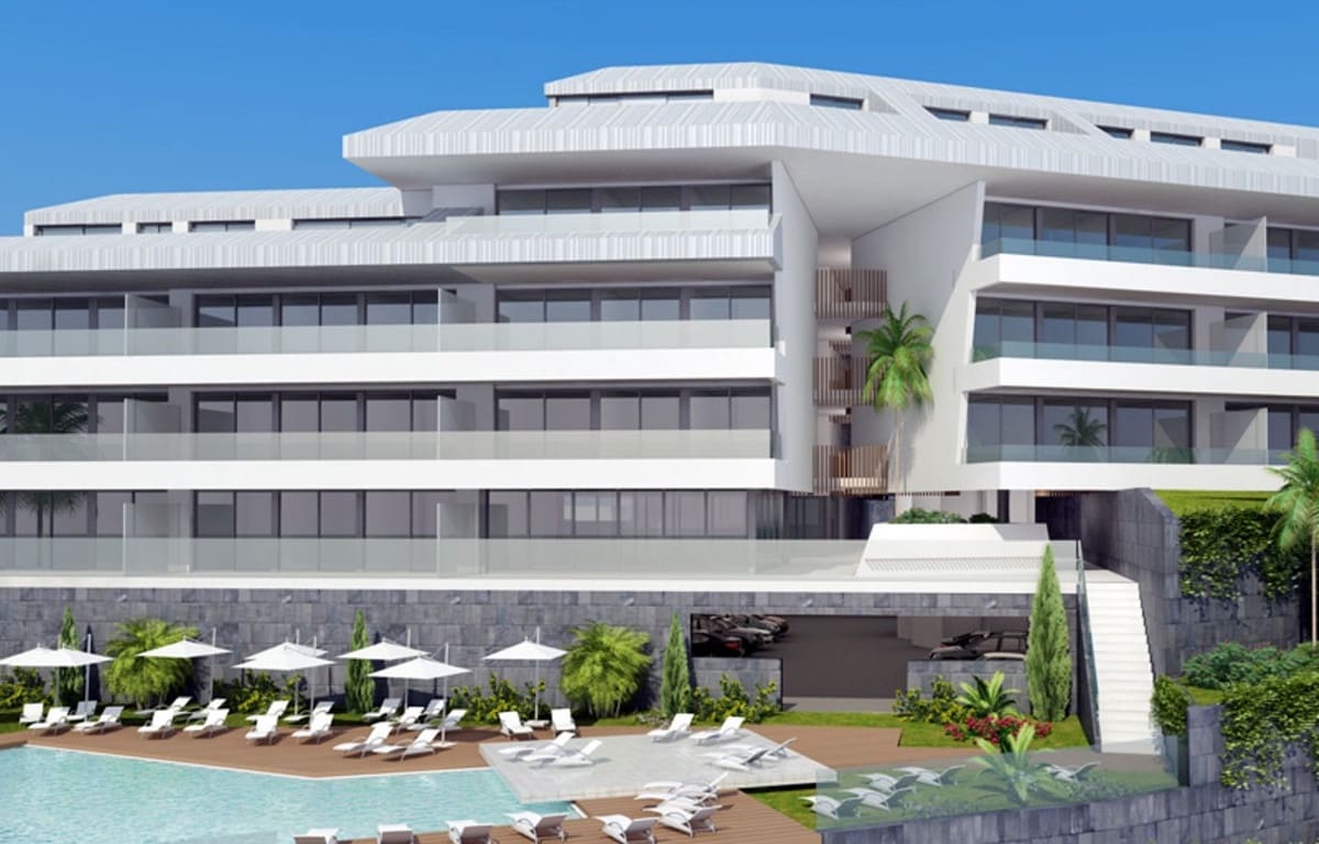 Apartamento de 2 habitaciones en Fuengirola en venta con piscina garaje - 425.000 € (Ref: 8620442)